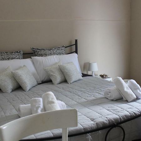 Domus Tua Bed & Breakfast Pietrelcina Exterior foto