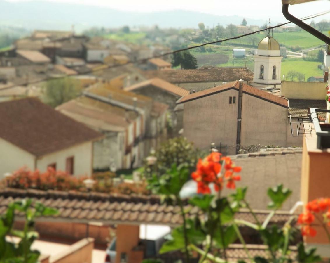 Domus Tua Bed & Breakfast Pietrelcina Exterior foto