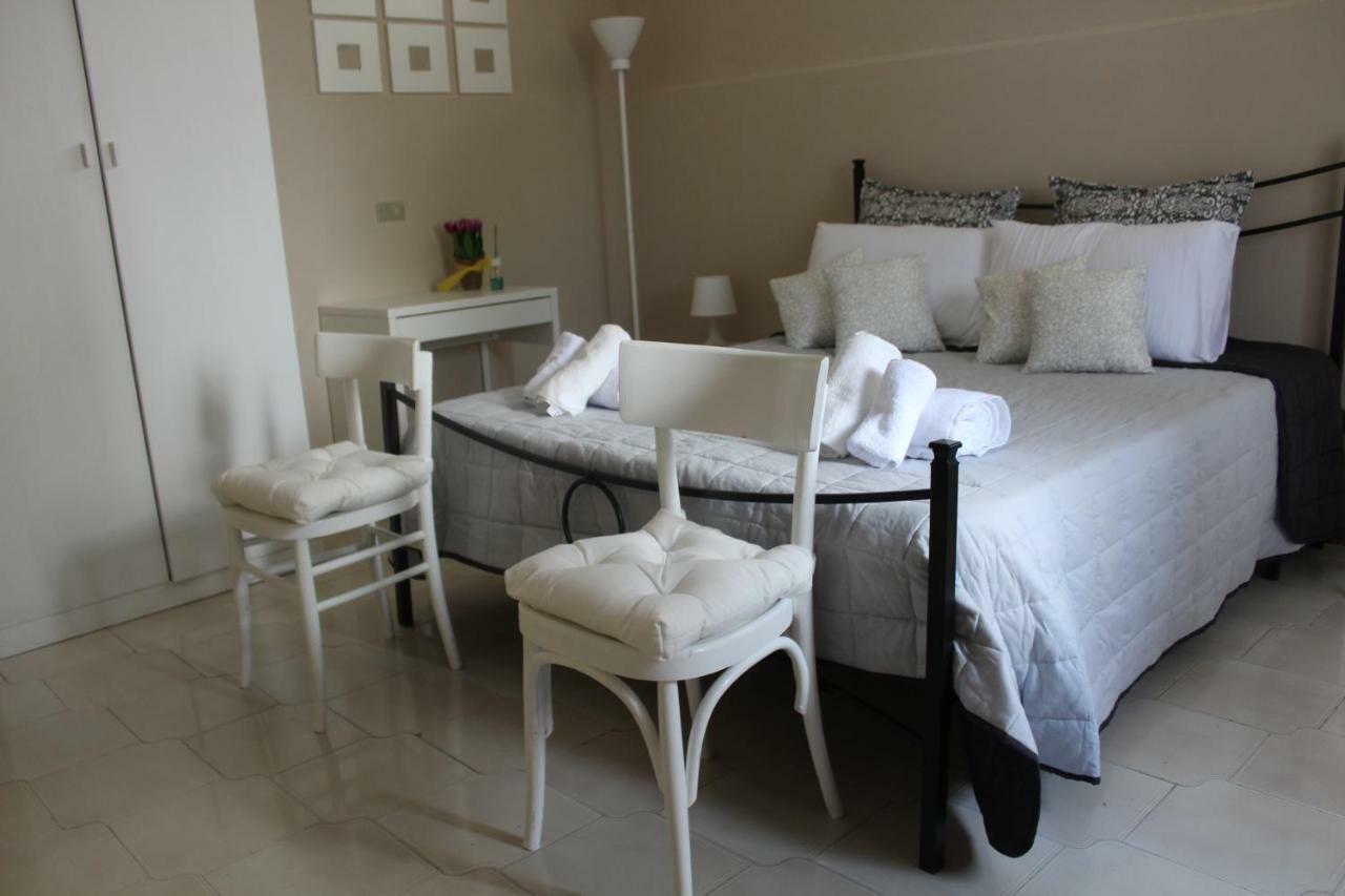 Domus Tua Bed & Breakfast Pietrelcina Exterior foto
